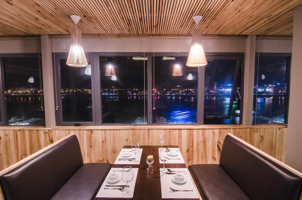 Kaka Hotel Han River Дананг Екстер'єр фото